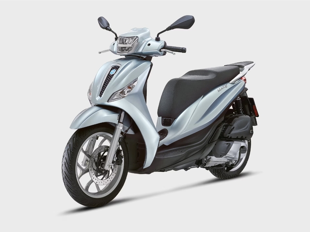 ML99 Piaggio Medley | Vista faro frontale